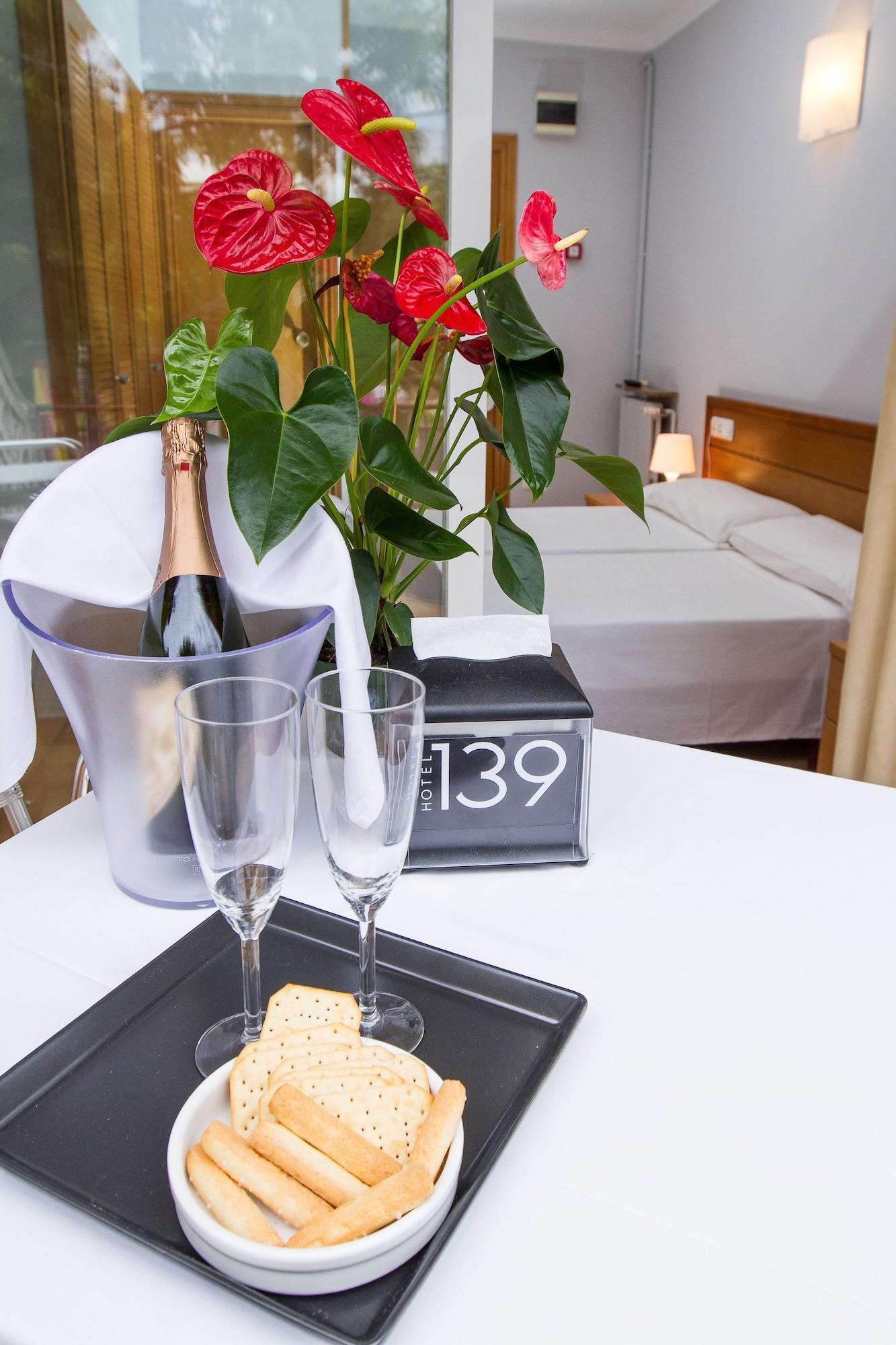 Hotel 139 Castelldefels Eksteriør billede