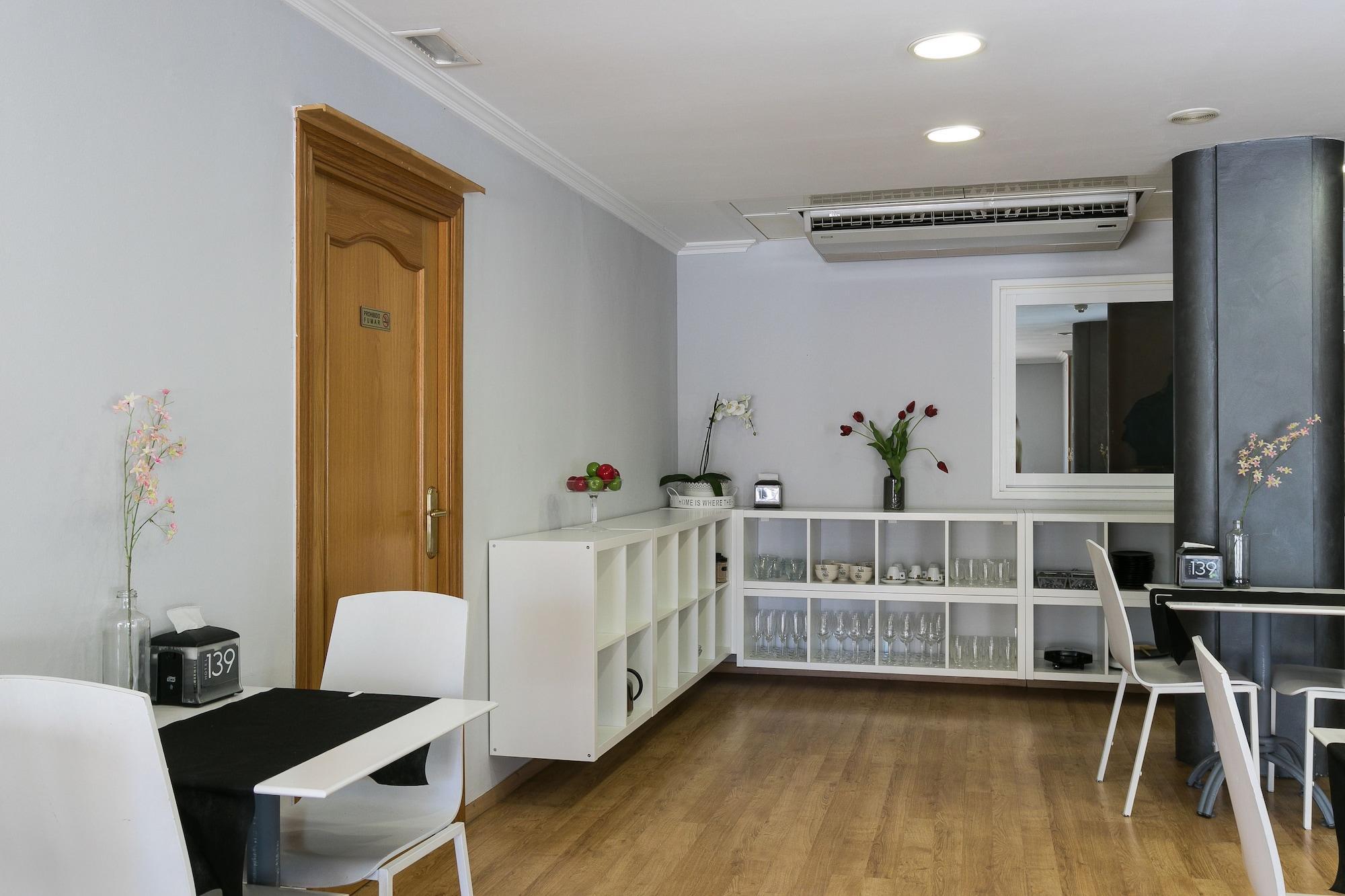 Hotel 139 Castelldefels Eksteriør billede