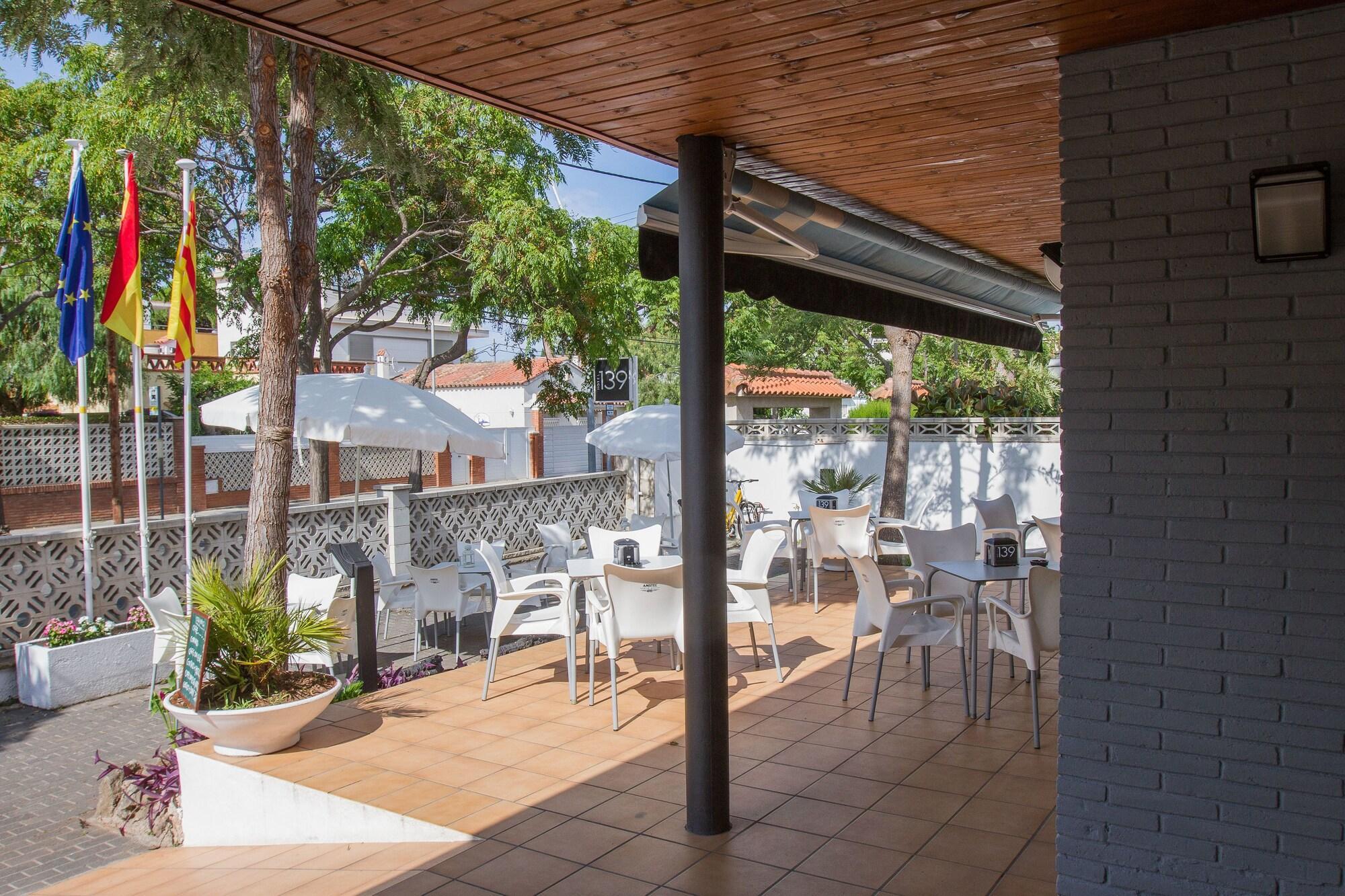 Hotel 139 Castelldefels Eksteriør billede