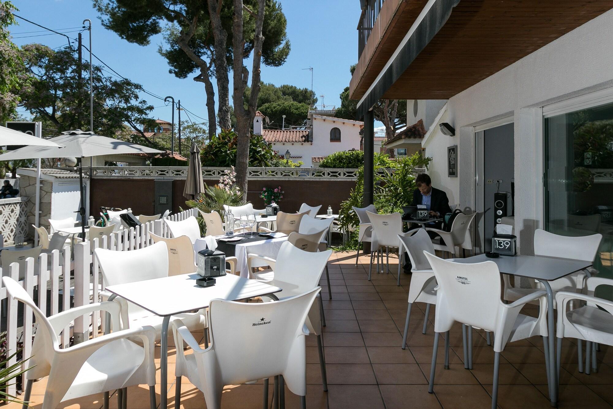 Hotel 139 Castelldefels Eksteriør billede