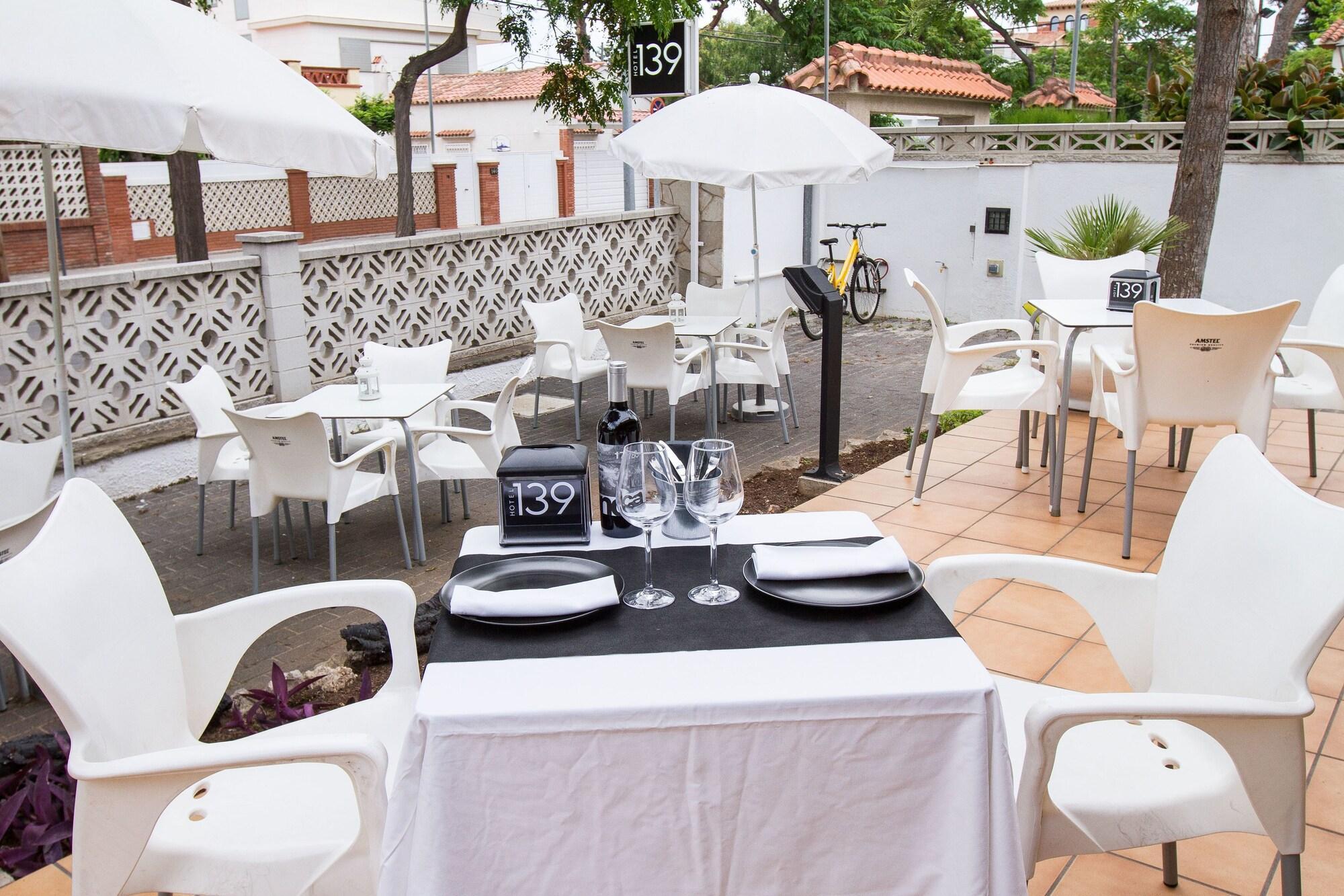 Hotel 139 Castelldefels Eksteriør billede